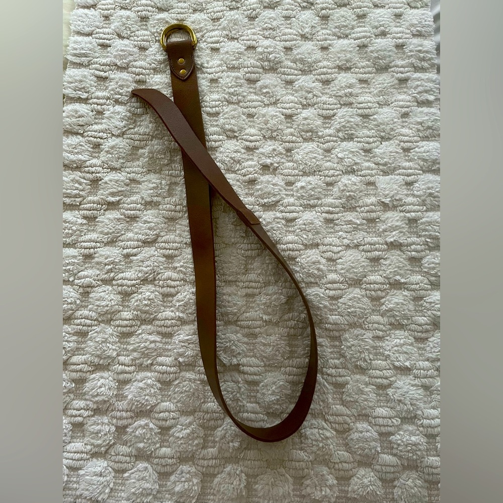 Leather belt.Never used. 46cm